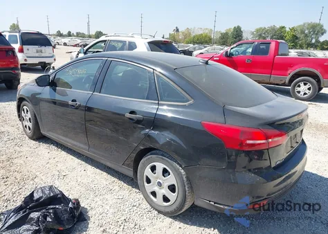 2016 Ford Focus S z USA, uszkodzony, nr VIN 1FADP3E29GL378194